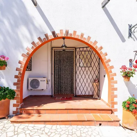 Apart-hotel Masseria Donna Laura *